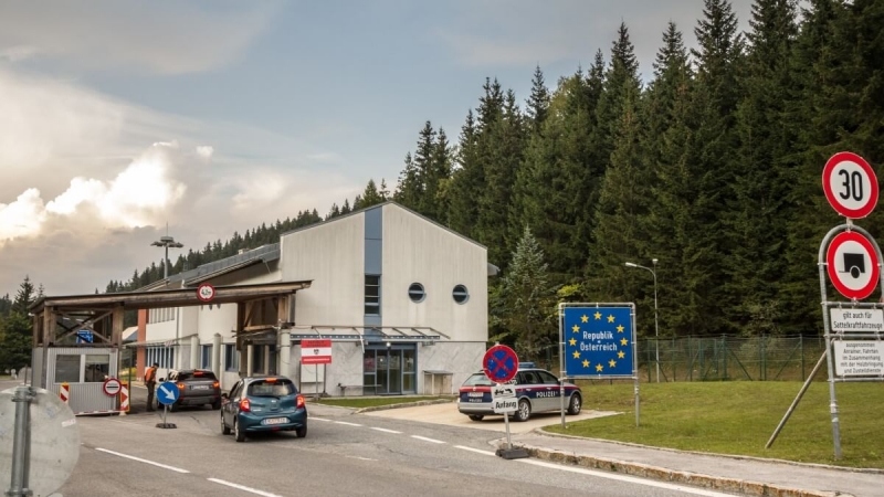 Áo và Slovenia tăng cường tuần tra biên giới chung để ngăn chặn dòng người di cư
