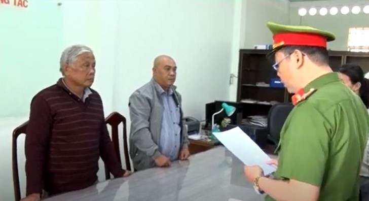 Tạm giam Đăng kiểm viên và Chủ nhiệm Hợp tác xã ở Khánh Hòa về hành vi nhận hối lộ