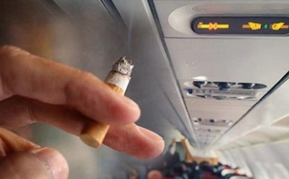 Bị cấm bay 9 tháng vì hút thuốc trên máy bay