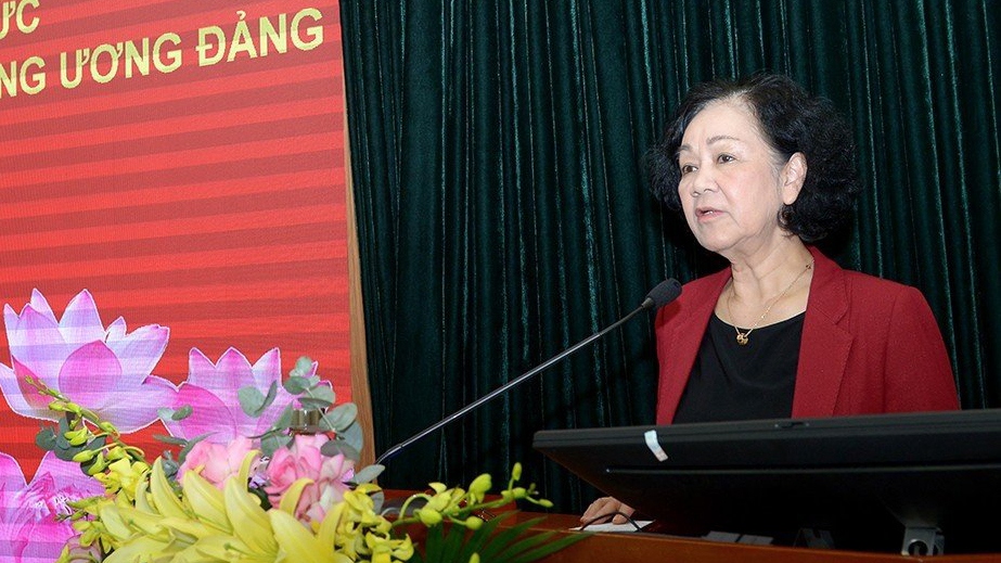 Bà Trương Thị Mai dự bế giảng lớp bồi dưỡng kiến thức đối với Ủy viên dự khuyết