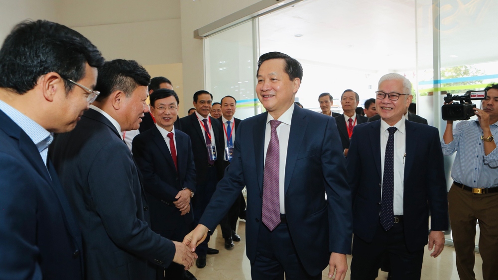 Phó Thủ tướng Lê Minh Khái thăm khu công nghiệp VSIP - Bình Dương
