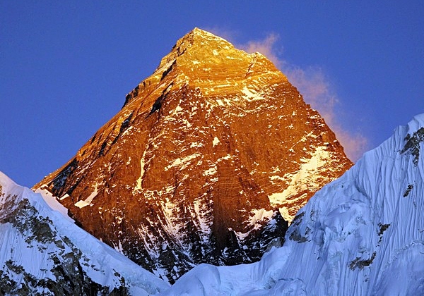 Khoảng 500 nhà leo núi sẽ chinh phục đỉnh Everest trong mùa leo núi 2023