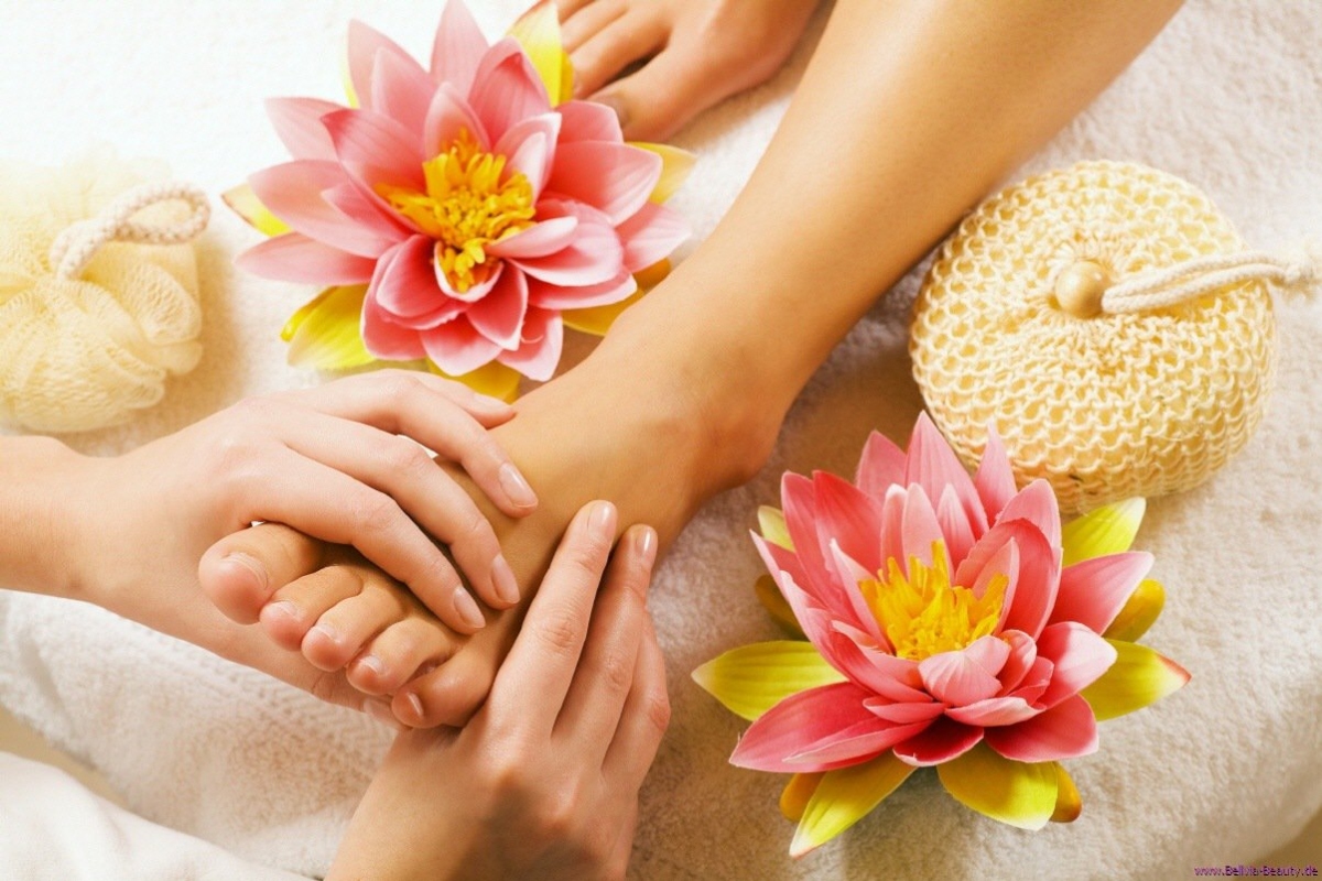 Lợi ích của việc massage chân trước khi ngủ