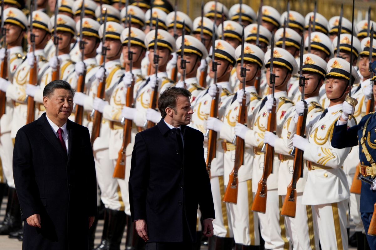 Tổng thống Pháp thăm Trung Quốc, khẳng định việc đối thoại là tất yếu