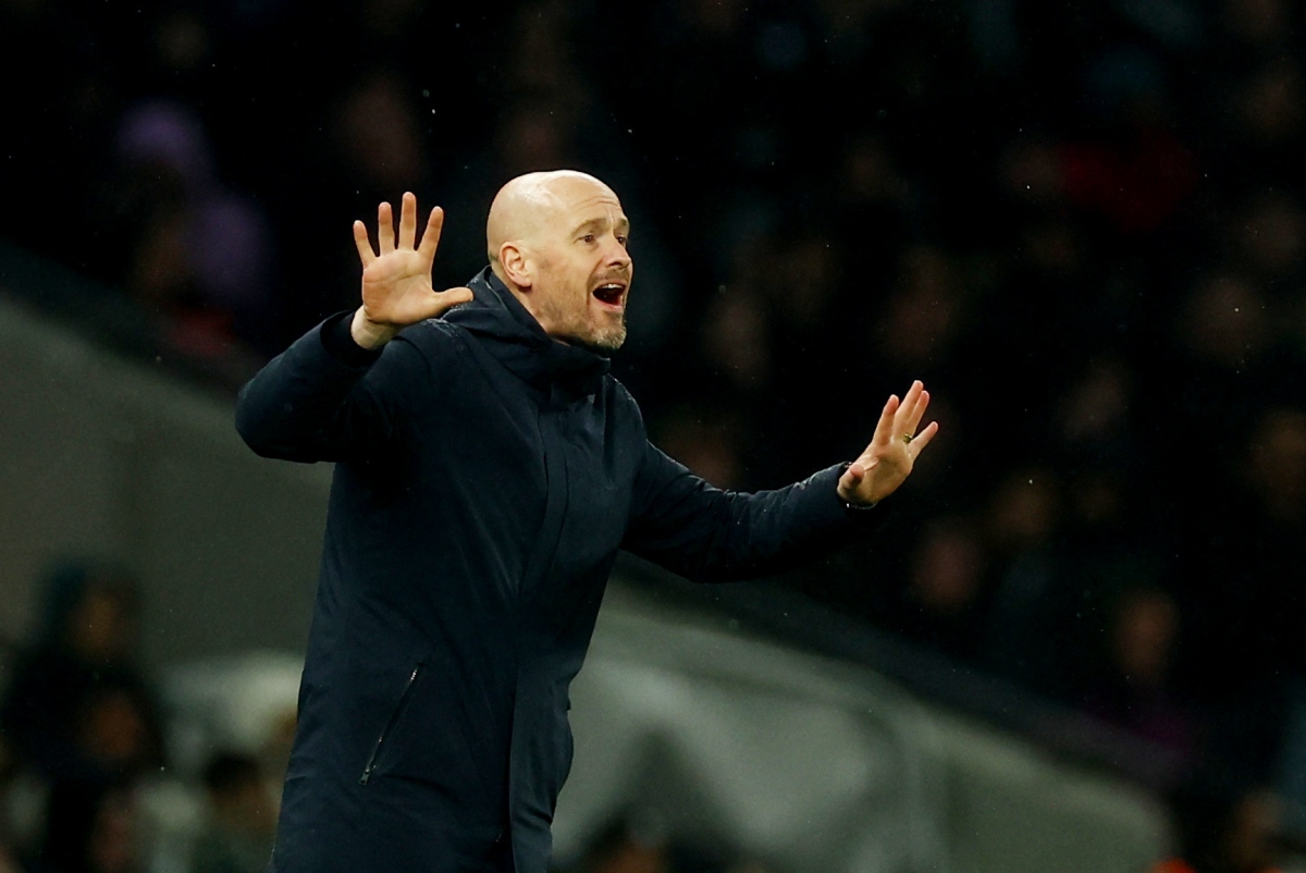 HLV Ten Hag "nổi khùng" khi MU đánh rơi 2 điểm trước Tottenham