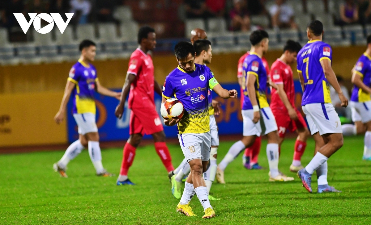 Văn Quyết và những cầu thủ phải nghỉ thi đấu vòng 8 V-League 2023