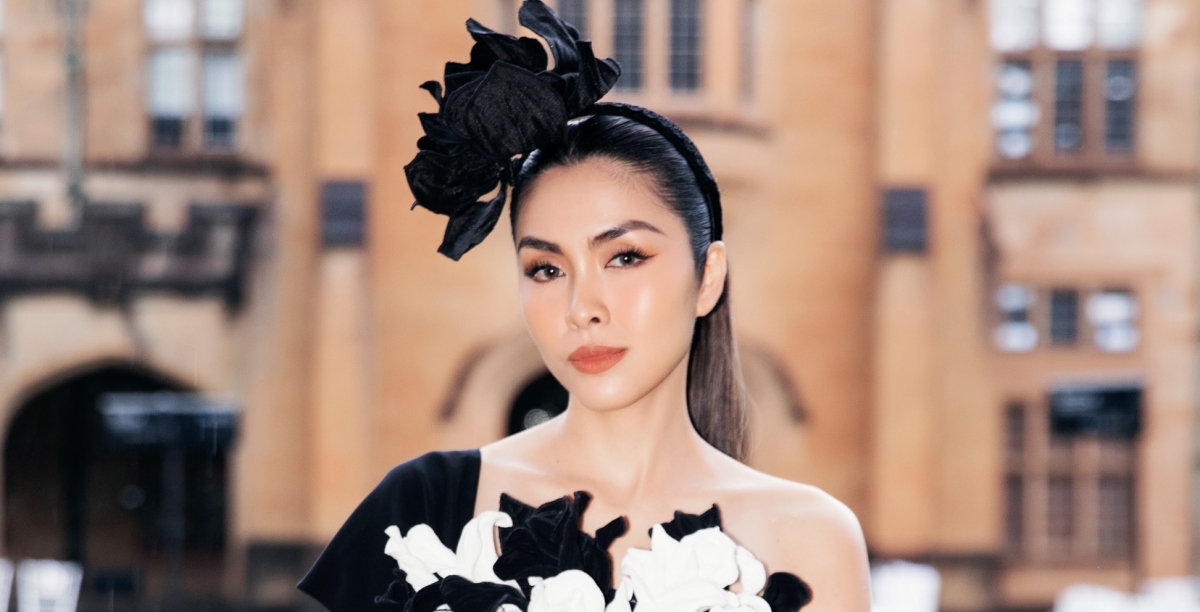 Tăng Thanh Hà, Lan Ngọc diện đầm đen quý phái trong show thời trang ở Australia