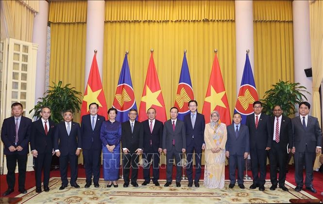 Chủ tịch nước Võ Văn Thưởng tiếp Đại sứ các nước ASEAN