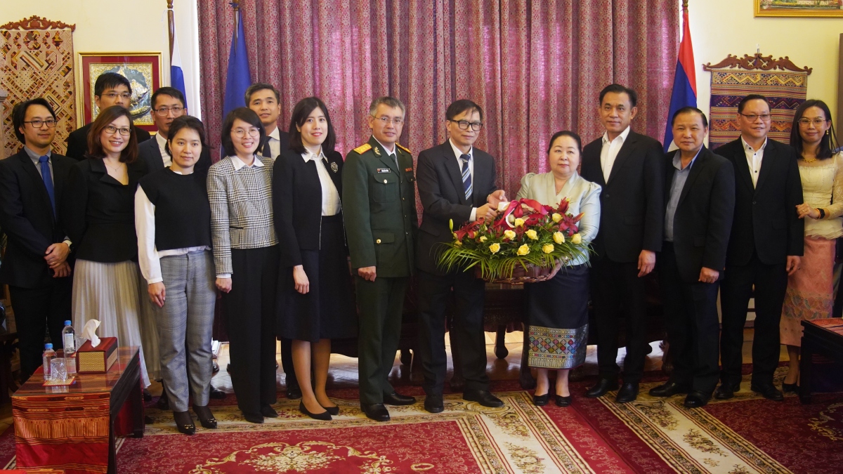 Đại sứ quán Việt Nam tại Nga chúc Tết cổ truyền Bunpimay của Lào