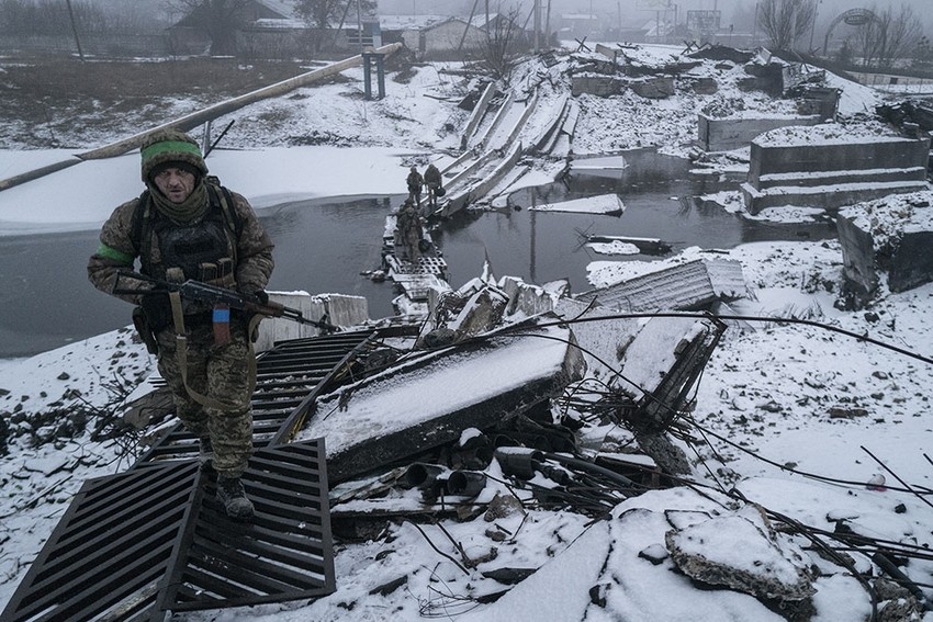 Cảnh đấu súng dữ dội giữa lực lượng Nga và Ukraine tại Bakhmut