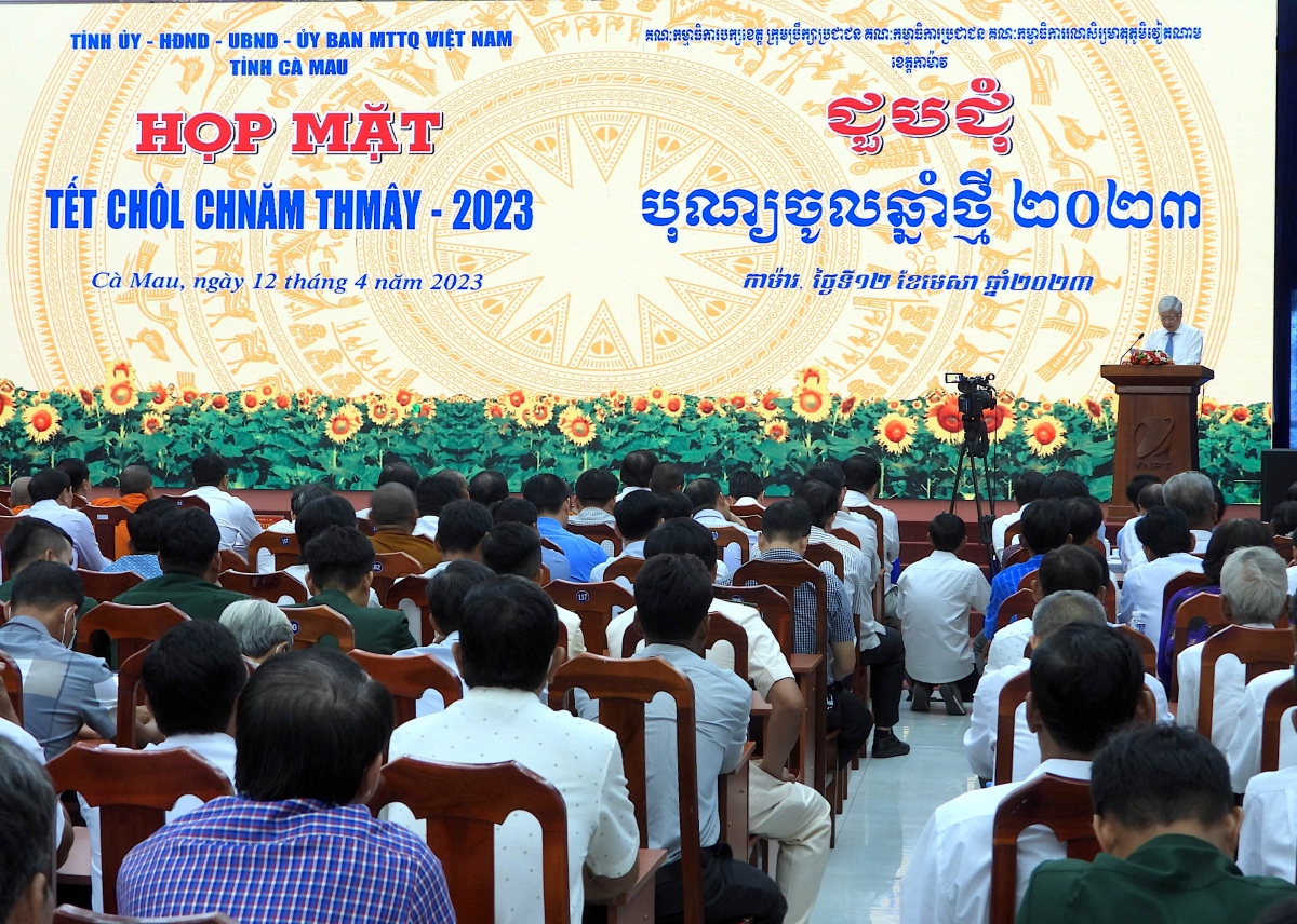 Ông Đỗ Văn Chiến dự họp mặt mừng Tết Chol Chnam Thmây đồng bào Khmer tại Cà Mau