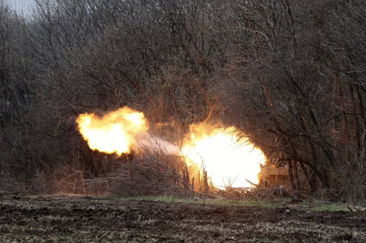 Ukraine ồ ạt khai hỏa lựu pháo vào cứ điểm của Nga ở Donetsk