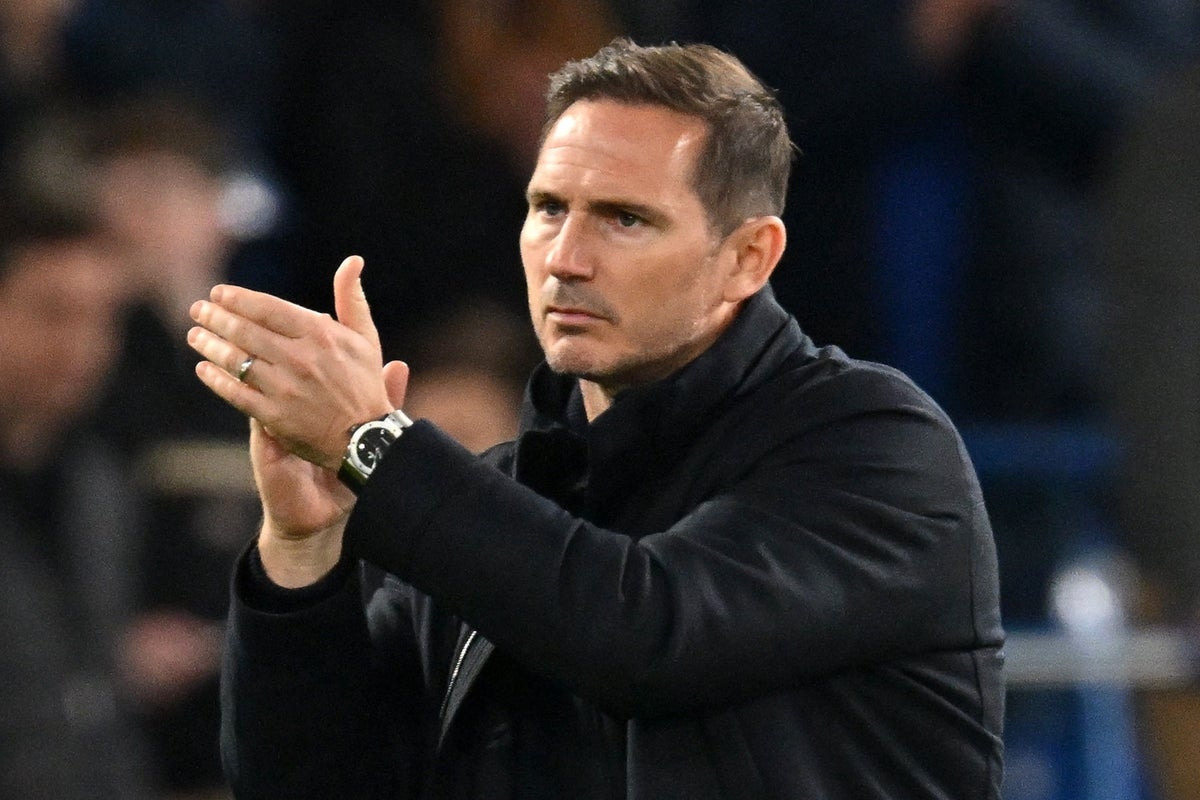 HLV Lampard đi vào lịch sử Chelsea với kỷ lục tệ hại