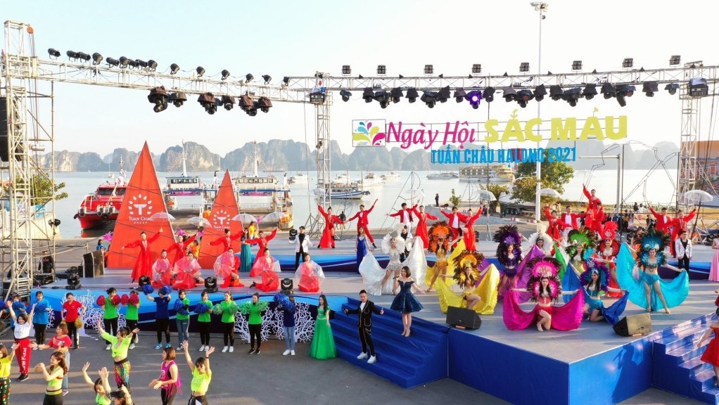 Nhiều hoạt động dân ca, dân vũ và trải nghiệm văn hóa dịp Carnaval Hạ Long 2023