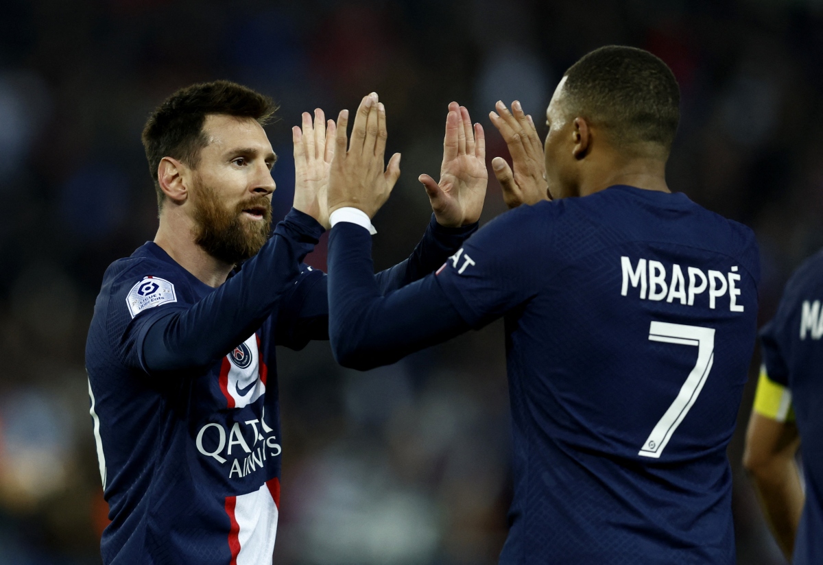 Messi và Mbappe ghi bàn đẳng cấp, PSG phục thù Lens