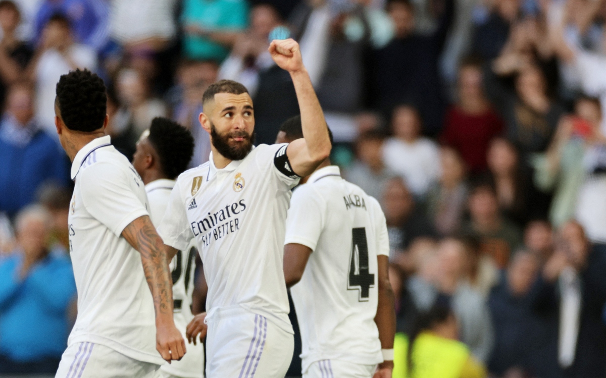 Benzema lập hat-trick, Real Madrid "đánh tennis" trước Valladolid