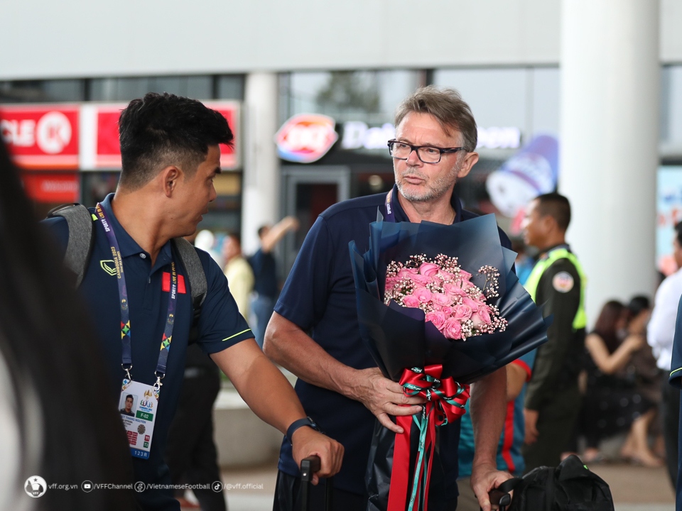 HLV Troussier trải lòng về áp lực SEA Games khi đặt chân tới Campuchia