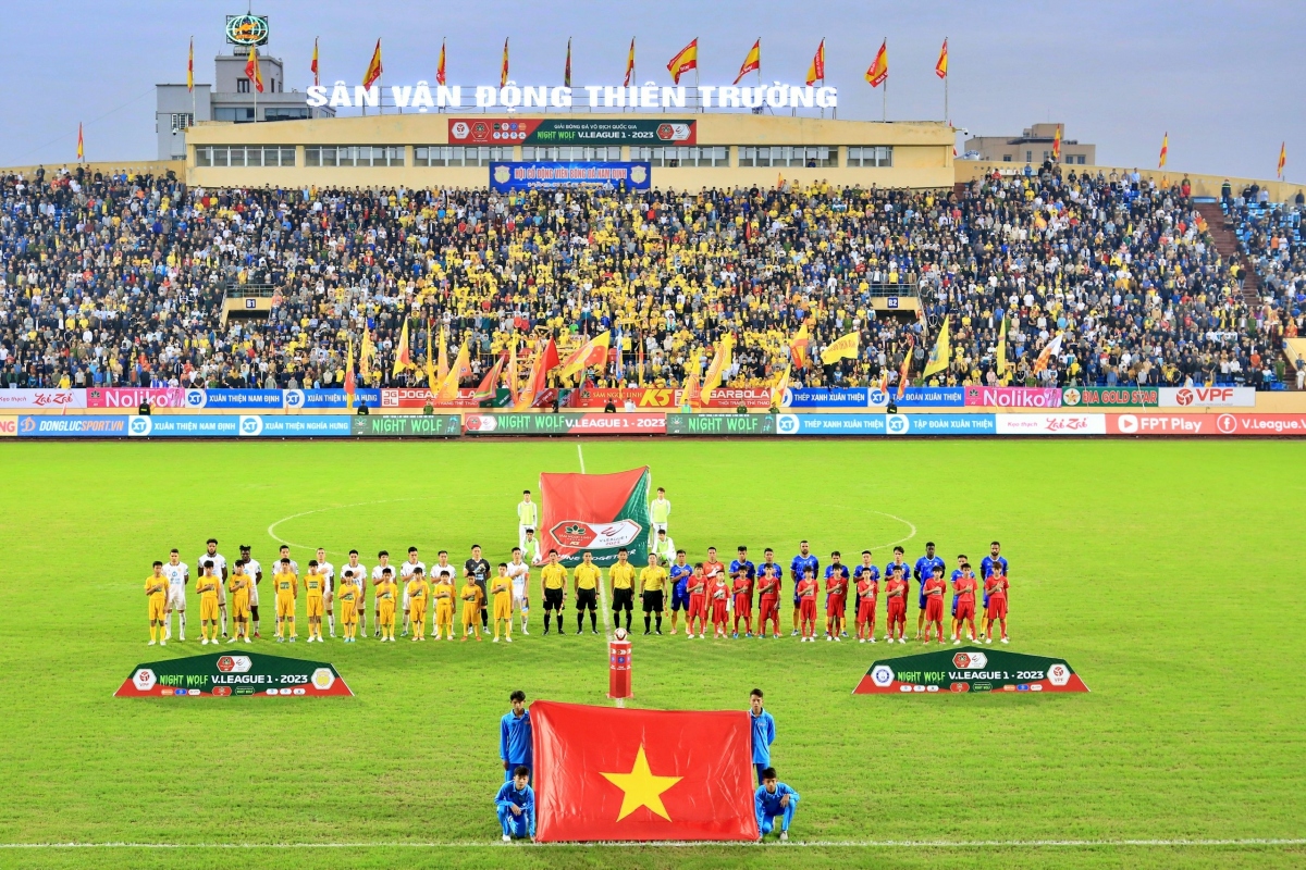CLB Nam Định nhận án phạt nặng vì sự cố ở trận đấu với Khánh Hòa