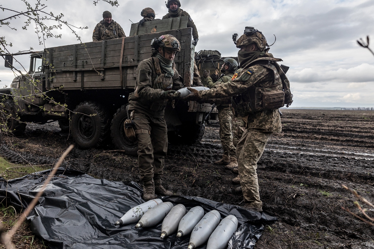 Ukraine tuyên bố “đạn đã lên nòng”, Nga nghi Kiev có ý định giương đông kích tây
