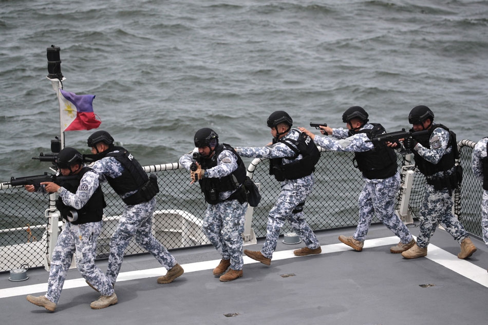 Philippines lần đầu tiên tập trận hàng hải ba bên với Mỹ và Nhật Bản