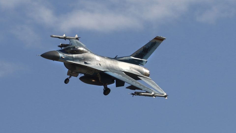 Phản ứng của Nga khi Mỹ đảo ngược lập trường cung cấp F-16 cho Ukraine