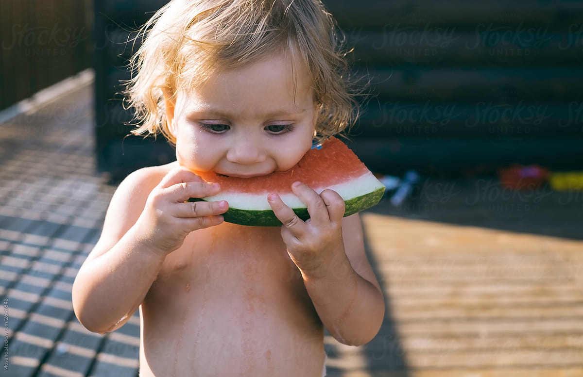 Tại sao nên thường xuyên cho trẻ ăn dưa hấu?
