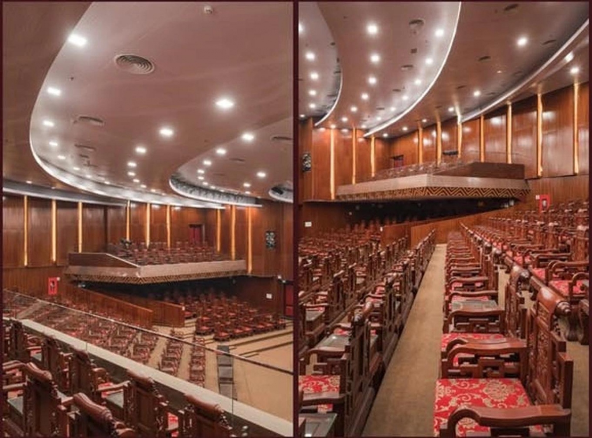 Hàng ghế gỗ Đồng Kỵ trong Nhà hát Dân ca Quan họ Bắc Ninh gây tranh cãi