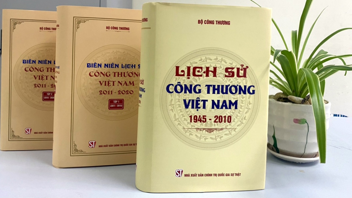 Tái hiện lịch sử ngành Công Thương Việt Nam qua bộ sách đồ sộ
