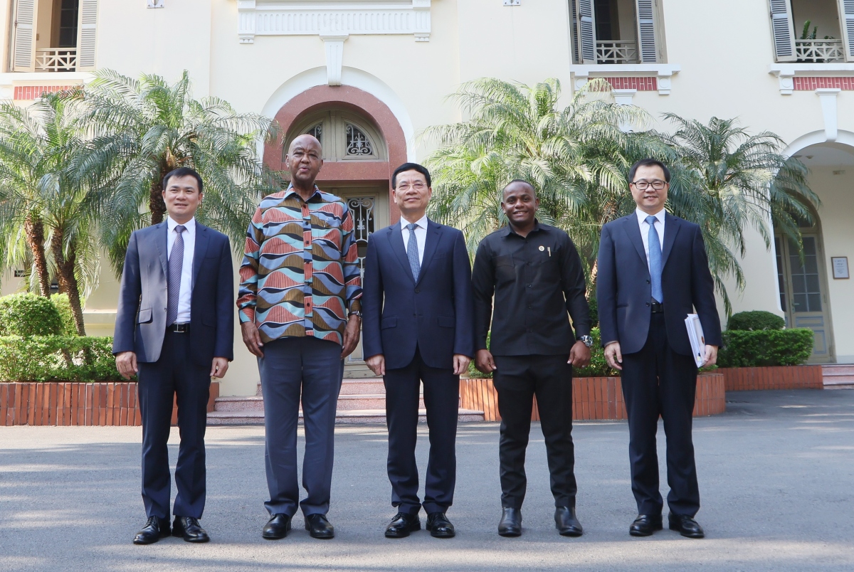Bộ trưởng Bộ TT&TT: Việt Nam sẵn sàng hỗ trợ chuyển đổi số ở Tanzania