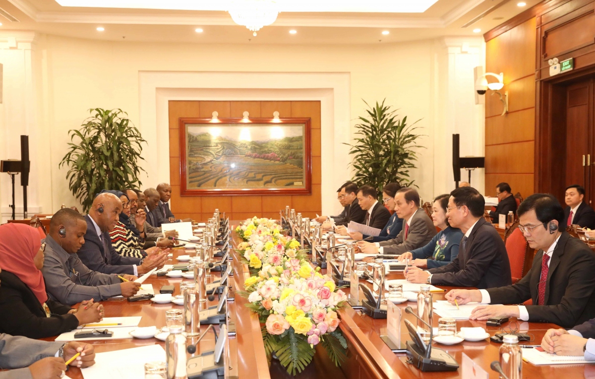 Thường trực Ban Bí thư Trương Thị Mai hội đàm với lãnh đạo Đảng CCM Tanzania