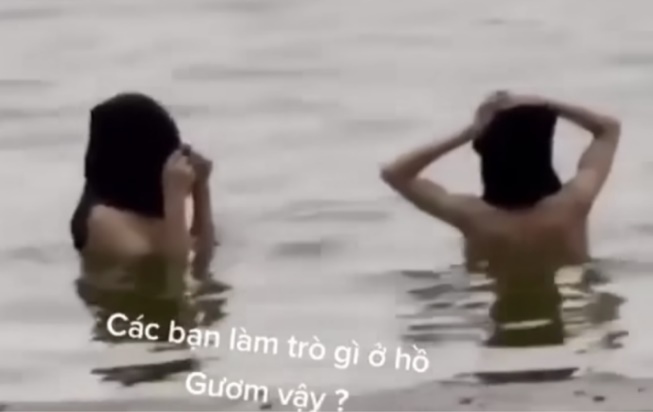 Hà Nội: Xác minh clip 2 cô gái "tắm tiên" ở Hồ Gươm