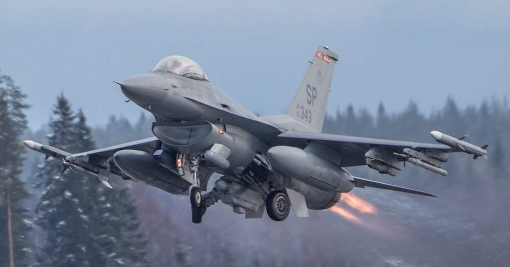 Chiến đấu cơ đáng gờm giúp Nga khắc chế tiêm kích "chim ưng" F-16 của Mỹ