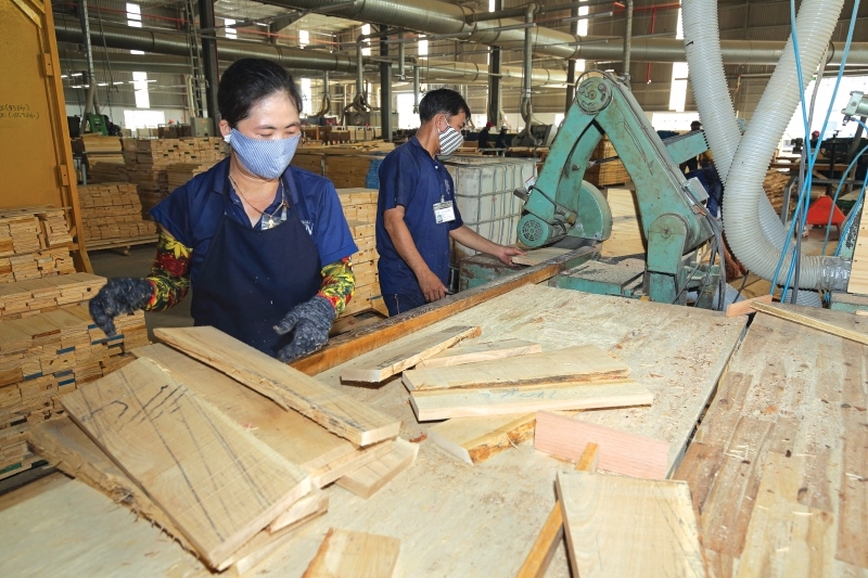 Xuất khẩu sản phẩm gỗ bắt đầu phục hồi