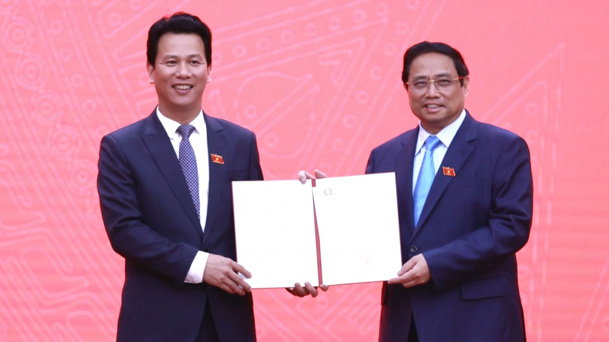 Thủ tướng trao quyết định bổ nhiệm ông Đặng Quốc Khánh làm Bộ trưởng Bộ TN&MT