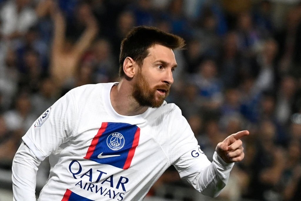 Messi chính thức vượt Ronaldo, lập kỷ lục kinh điển của bóng đá châu Âu