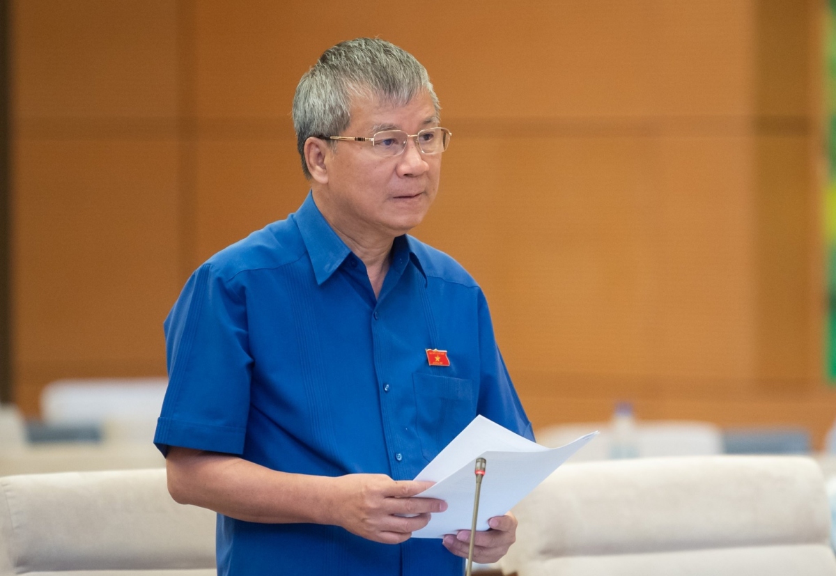 Đại biểu Quốc hội Nguyễn Anh Trí trình đề nghị xây dựng Luật Chuyển đổi giới tính