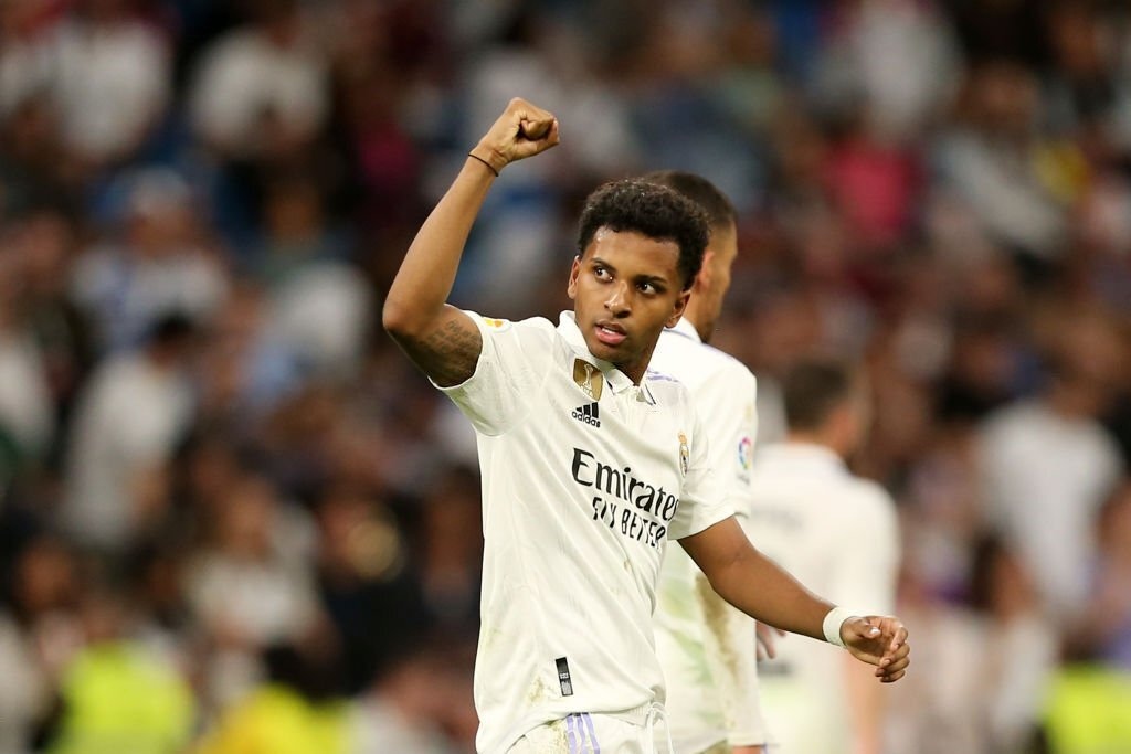 Real Madrid thắng "hú vía" trong ngày vắng Vinicius