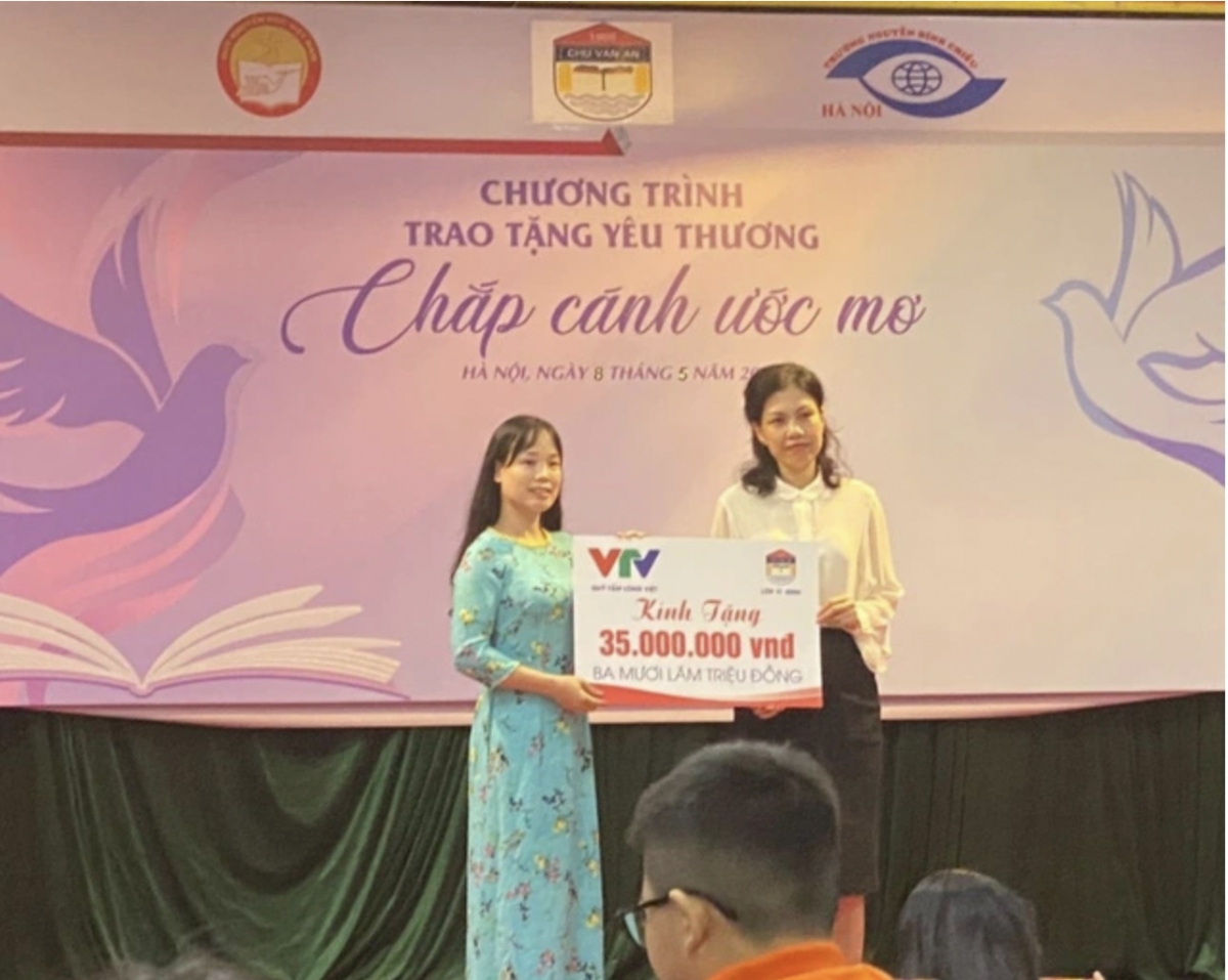 Trao tặng yêu thương - Chắp cánh ước mơ