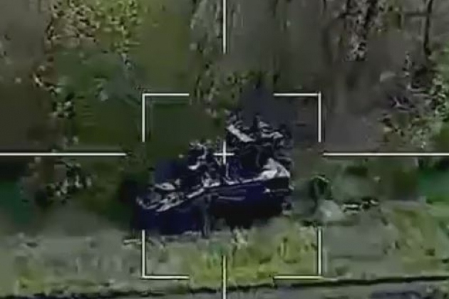 Tổ hợp phòng không Stormer nổ tung sau cú tấn công trực diện của UAV Lancet