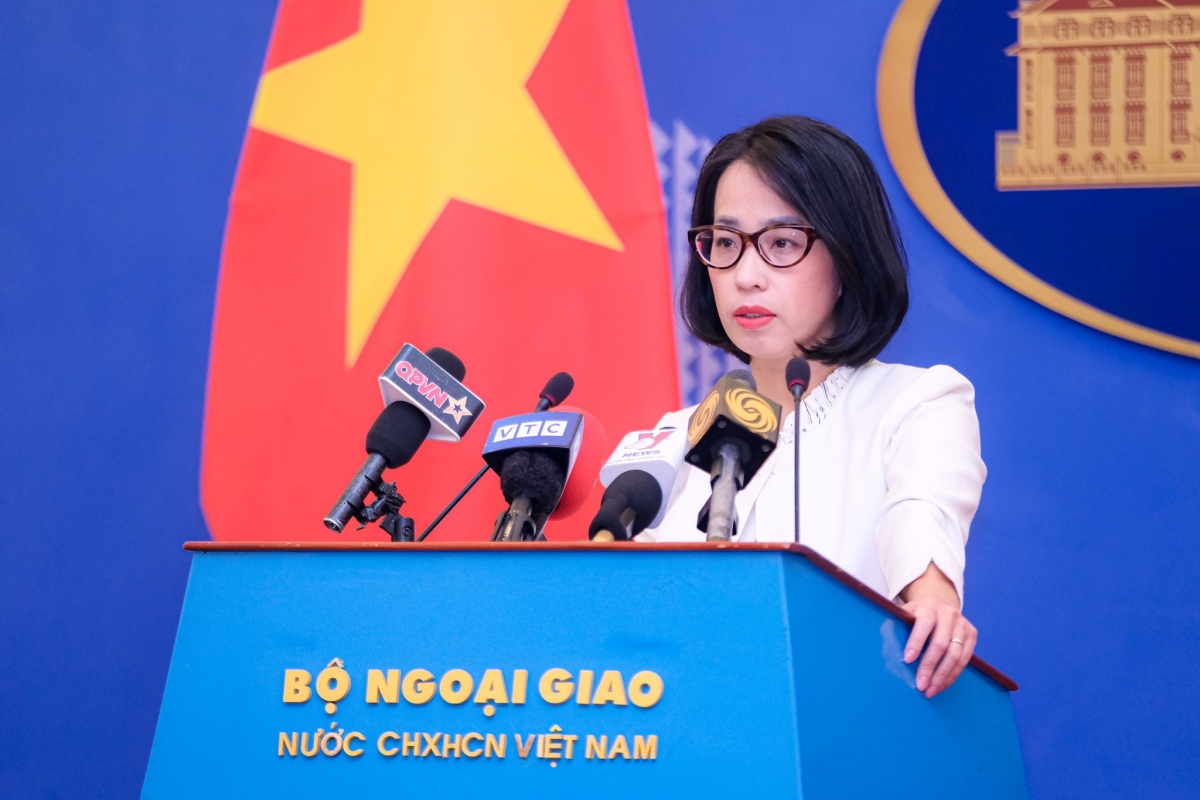 Việt Nam phản đối Trung Quốc lắp phao đèn ở Trường Sa