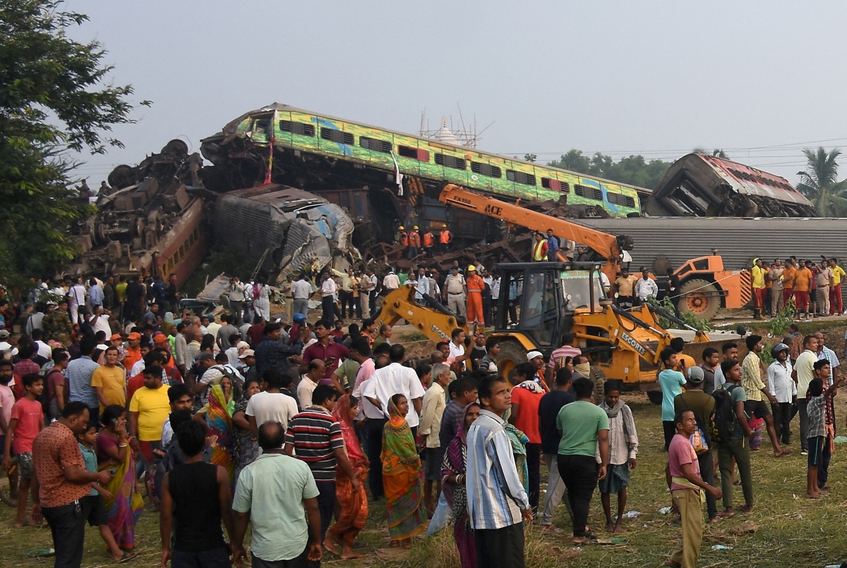 Trực tiếp vụ tai nạn đâm tàu liên hoàn tại Ấn Độ khiến gần 1200 người thương vong