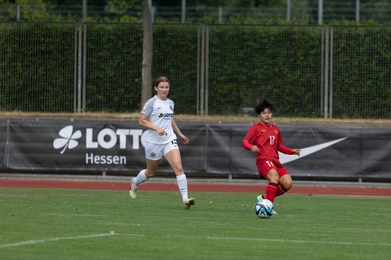 ĐT nữ Việt Nam đánh bại CLB dự Bundesliga trong trận đầu tiên ở Đức