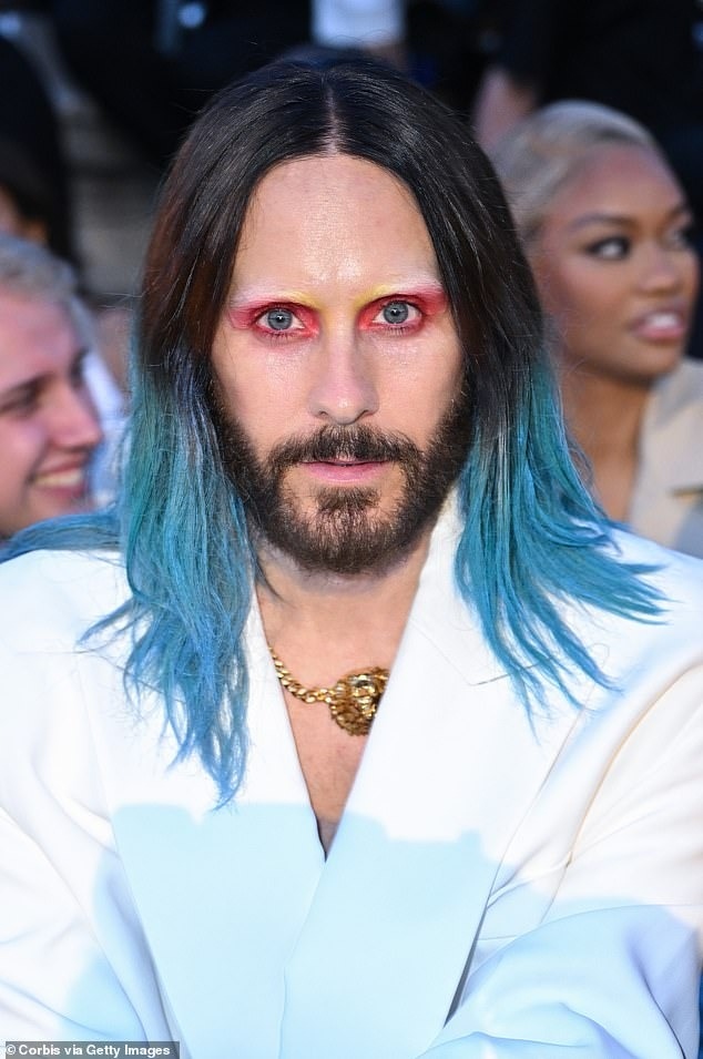 Jared Leto chiếm trọn spotlight với phong cách lập dị tại sự kiện của Louis Vuitton