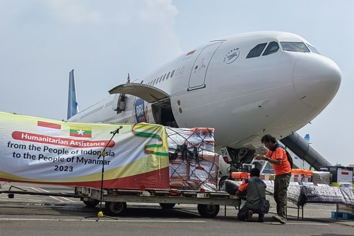 Indonesia gửi 45 tấn hàng viện trợ nhân đạo cho người dân Myanmar