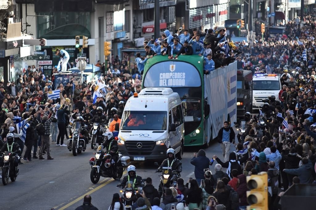 Biển người tại Uruguay chào đón nhà vô địch U20 World Cup 2023