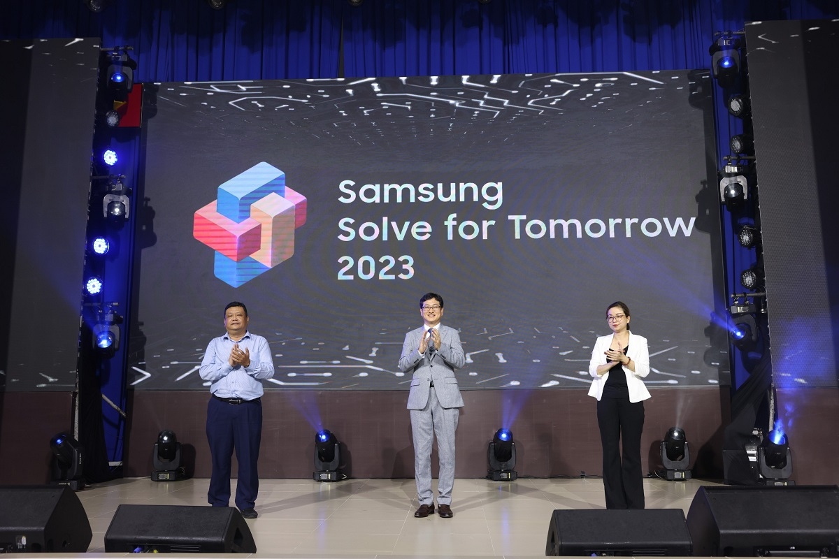 Samsung Việt Nam thực hiện hành trình Roadshow Solve for Tomorrow 2023