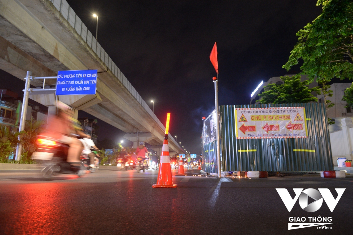Hà Nội: Rào đường Nguyễn Trãi trong đêm