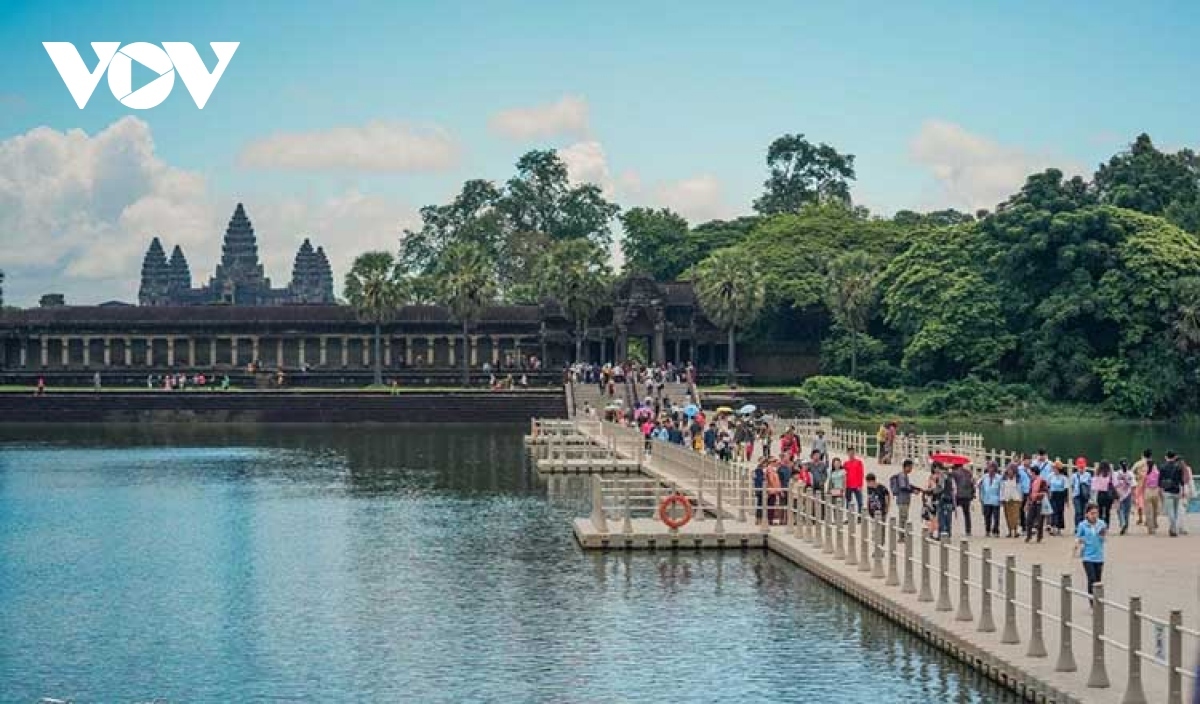 Khách du lịch quốc tế đến Campuchia sẽ vượt mức trước đại dịch vào 2025