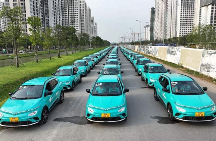 Bộ GTVT đồng ý cho hãng taxi điện của ông Phạm Nhật Vượng được hoạt động ở các sân bay