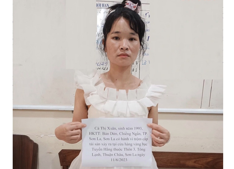 "Công chúa váy trắng" trộm tiệm vàng ở Sơn La
